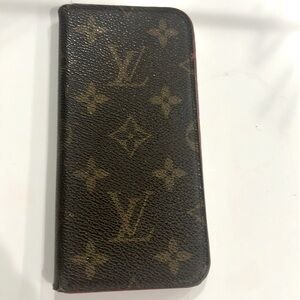 Louis Vuitton phone case for older style i phone camera. Hot pink accent